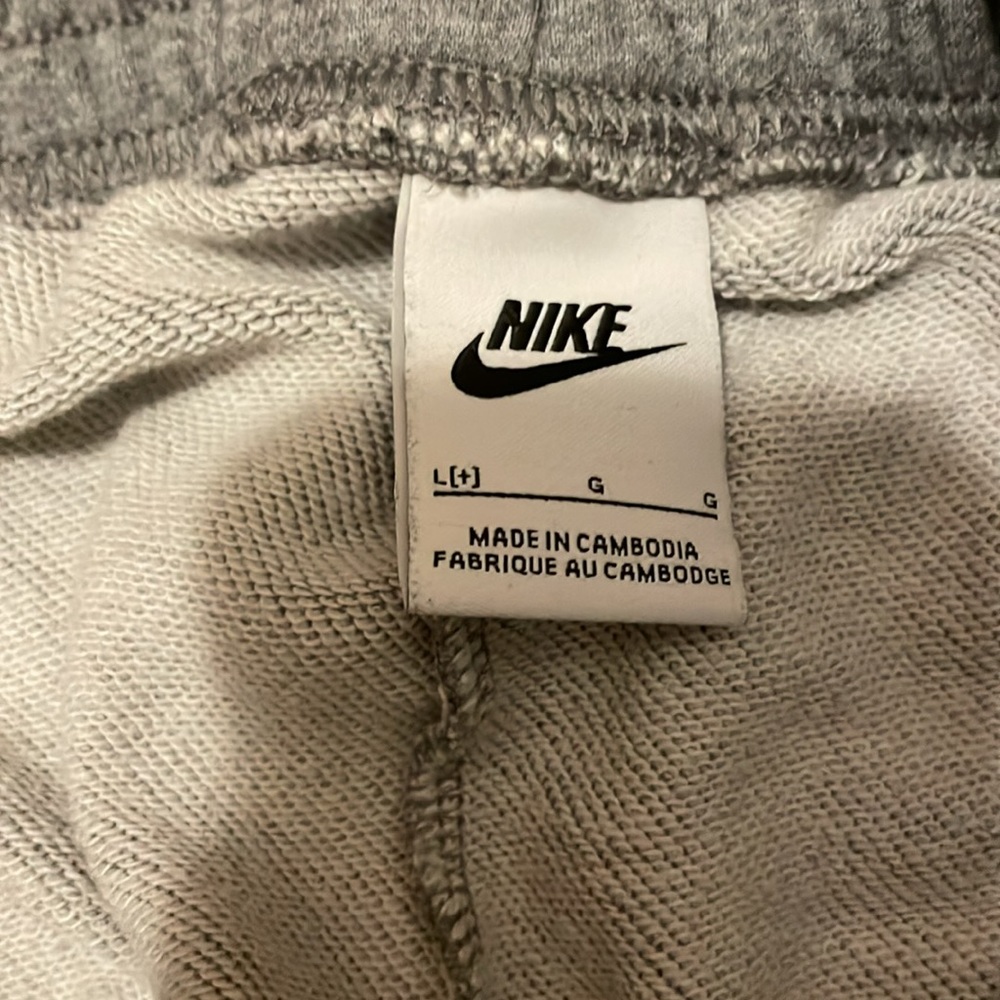 kids Nike sweatpants - Picture 2 of 2
